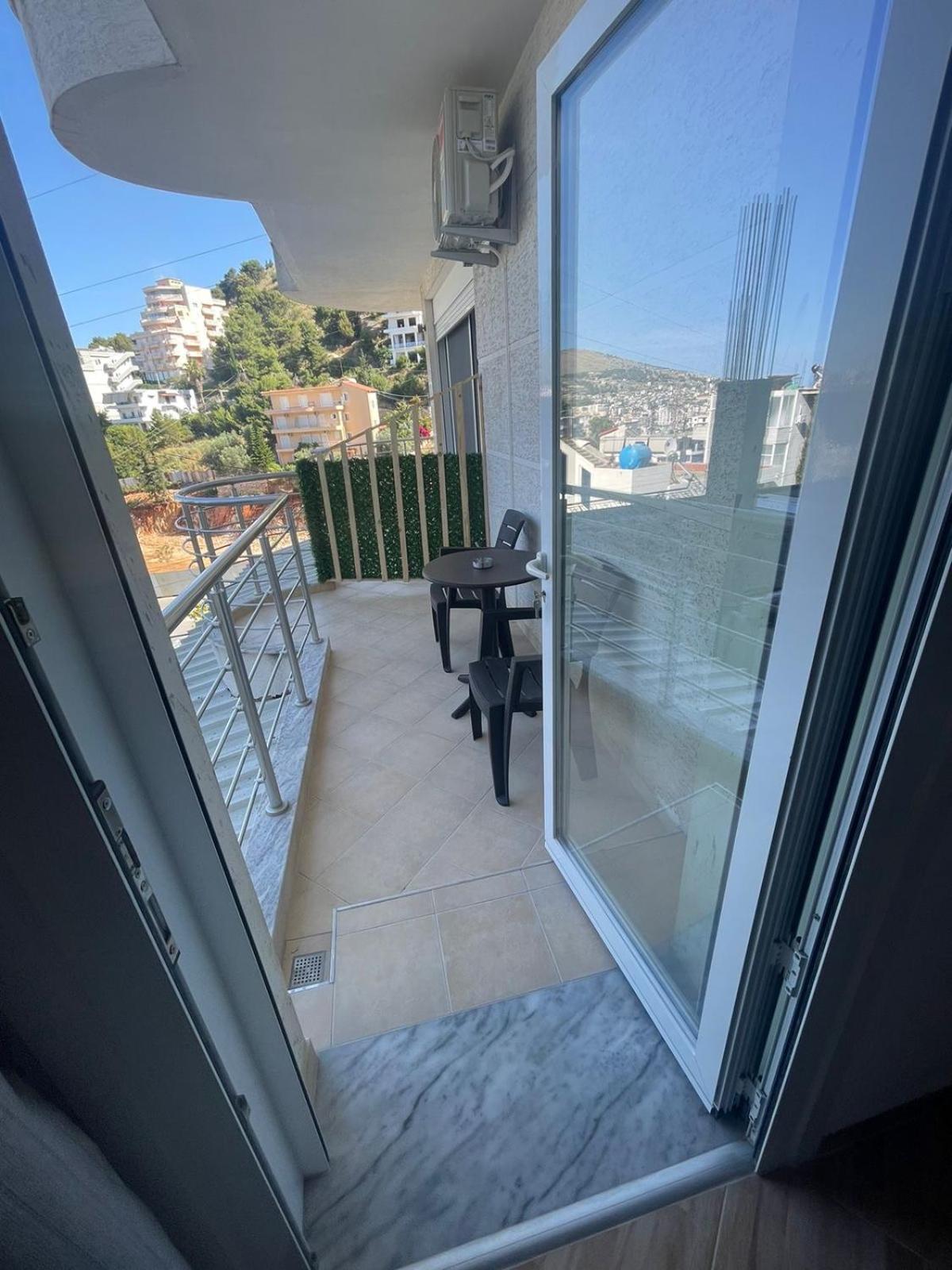 Vanesa Rooms Sarande Luaran gambar